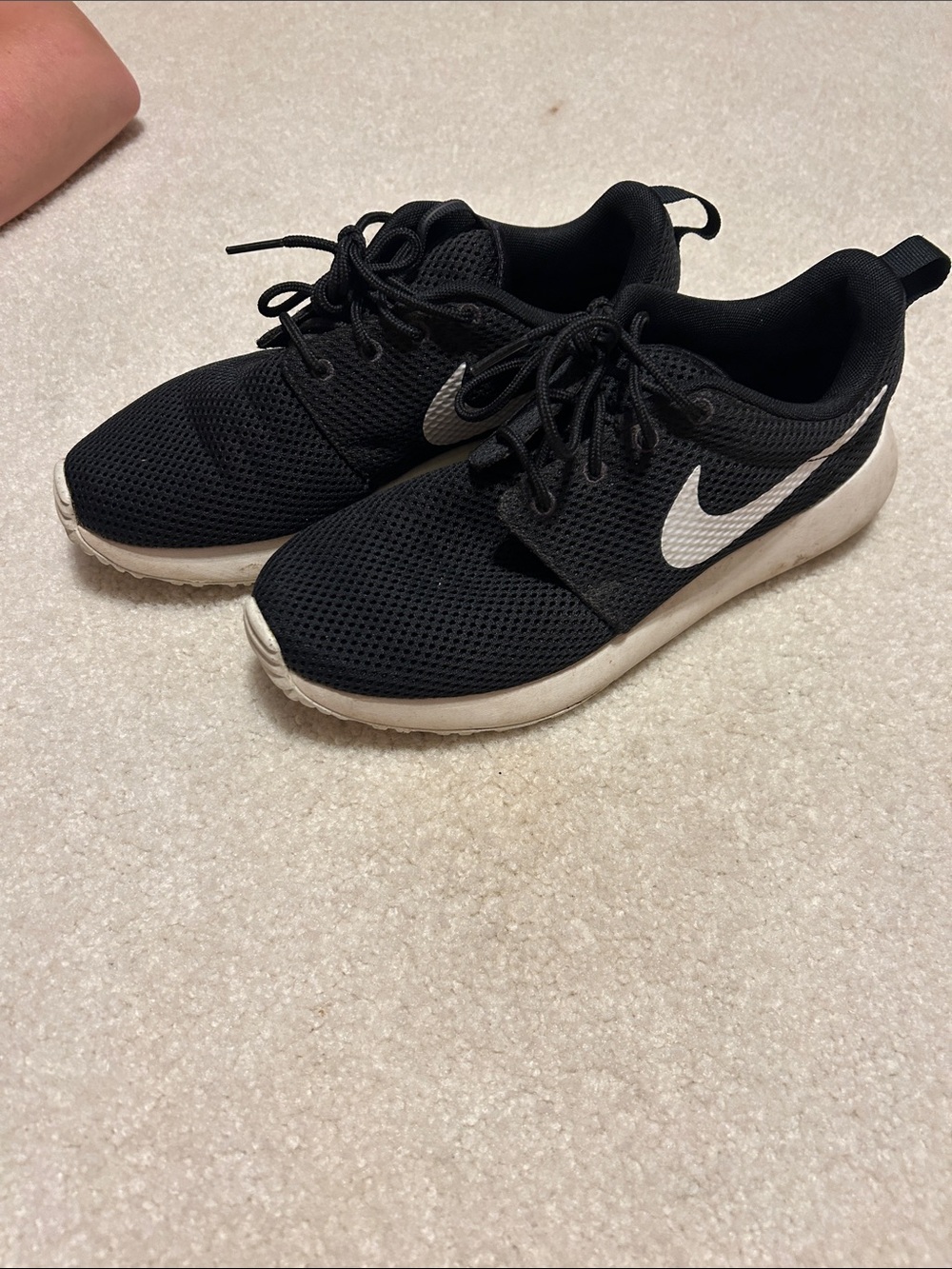 Nike Kids Black Mesh Sneakers with White Swoosh (Golf shoes)